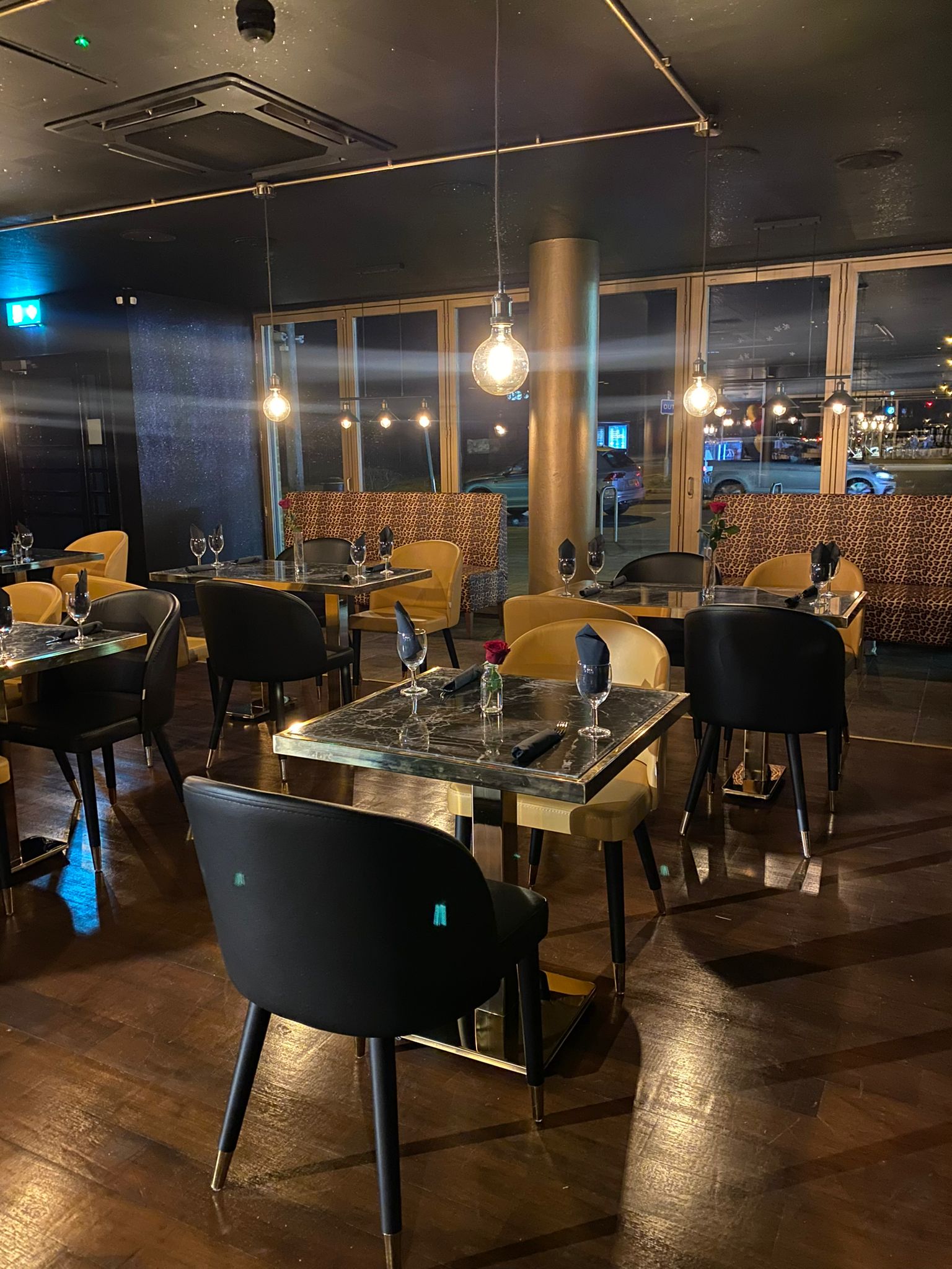 Thames Collection 11